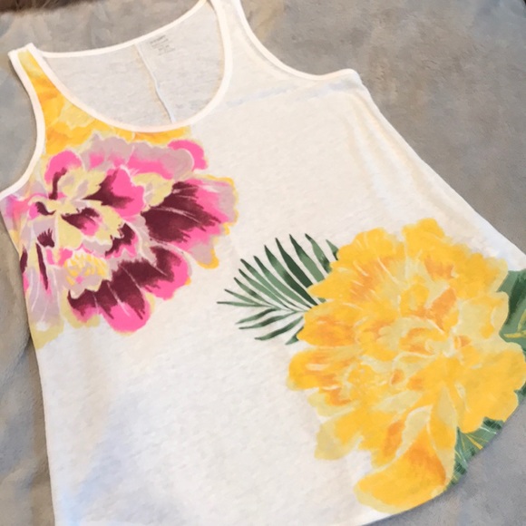 Old Navy Tops - Beautiful tank ๐บ๐ธ Old Navy Tops - Beautiful tank ๐บ๐ธ